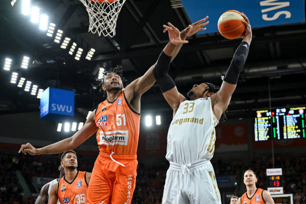 在激烈的西 在激烈的西